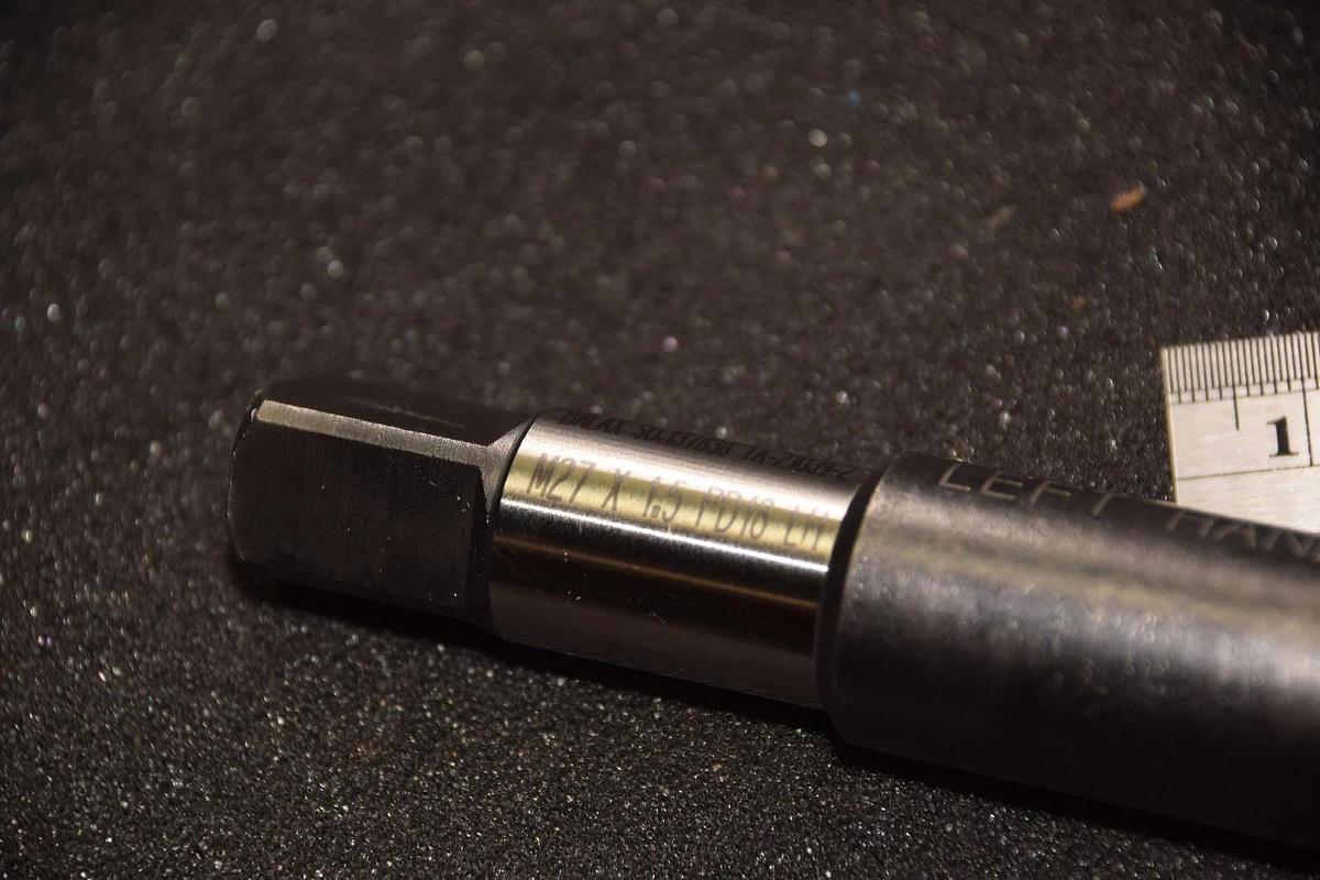 BALAX Left Hand Tap TA-21039-2 M27 X 1.5 PD 18 NEW