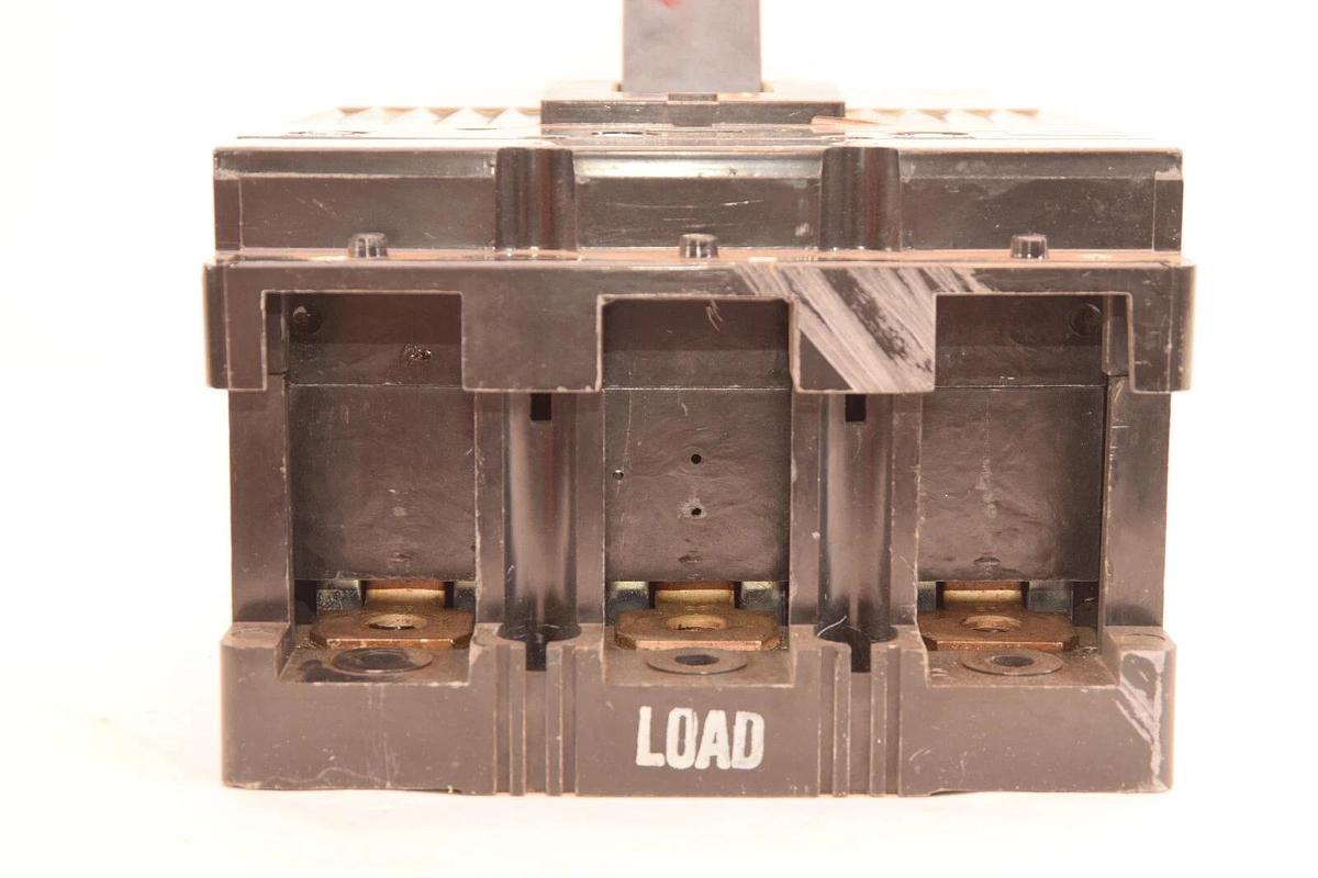 Used CUTLER HAMMER TKM3F 1200Amp 600Vac 700Amp Trip Circuit Breaker