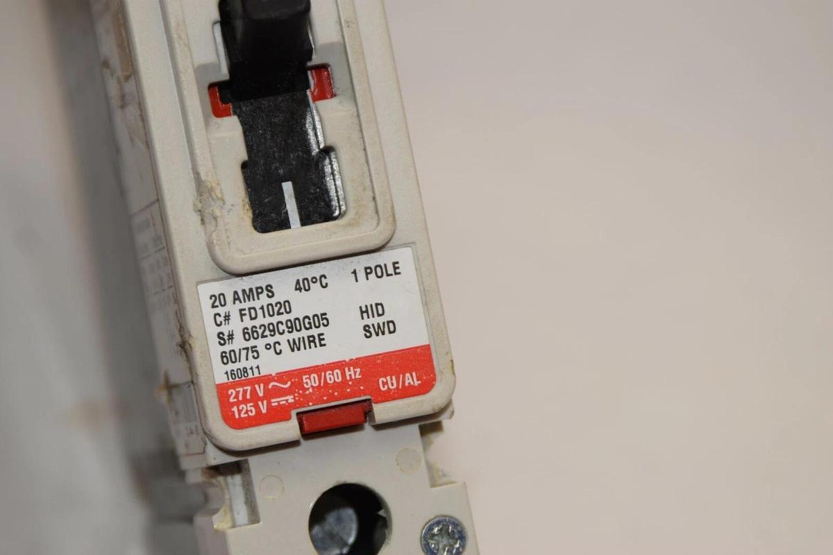 (NEW) EATON CUTLER HAMMER HFD1020 20A 20 Amp 20 A 1P 277V Circuit Breaker