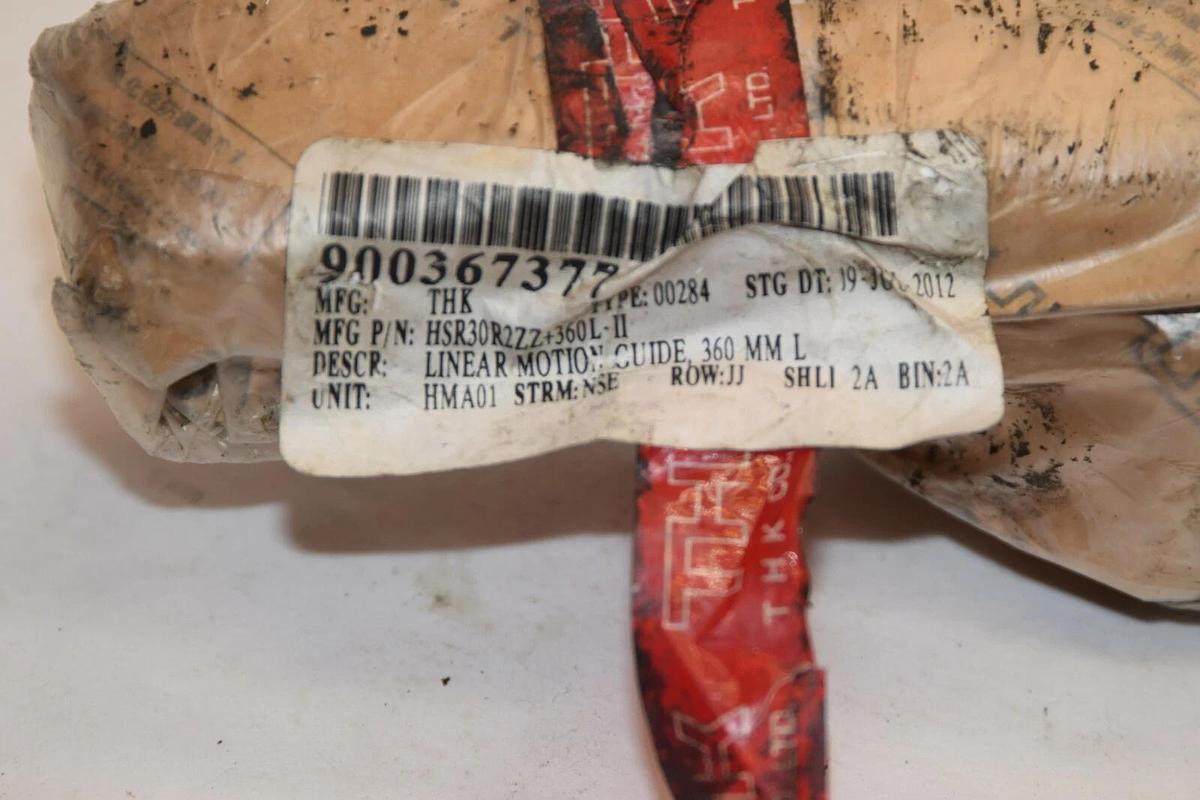 (NEW) THK HSR30R2ZZ+360L-II 360mm Length 30mm Bar Width Linear Guide