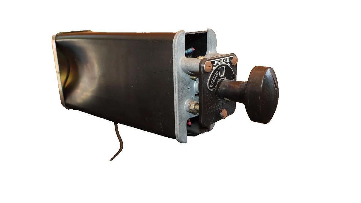 Used GE General Electric Lockout Auxiliary Relay 12HE61A303X2 230V