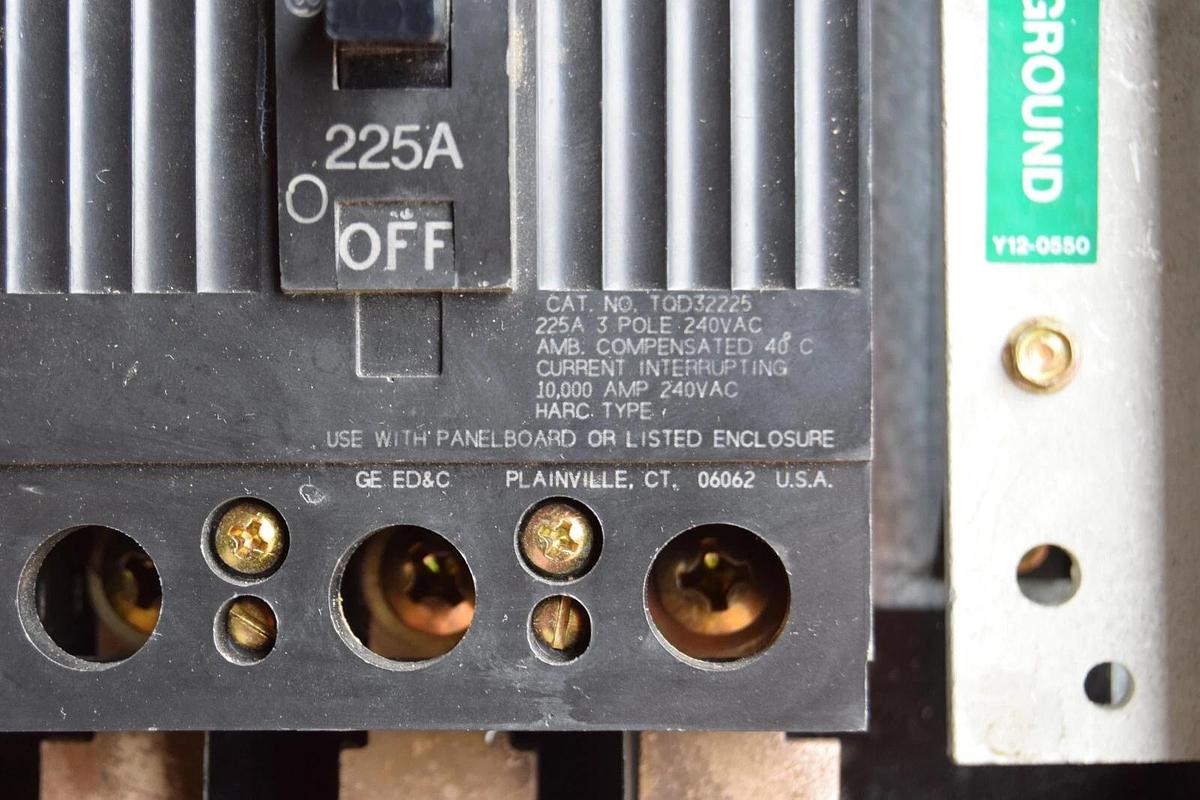 Used General Electric 225A GE A Series Panelboard Interior AQL3422ATX AXB4M9 3ph 4w