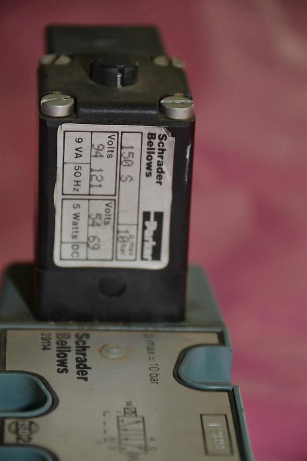 Used PARKER VALVE SCHRADER BELLOWS 150S 10 BAR 150S 150 S