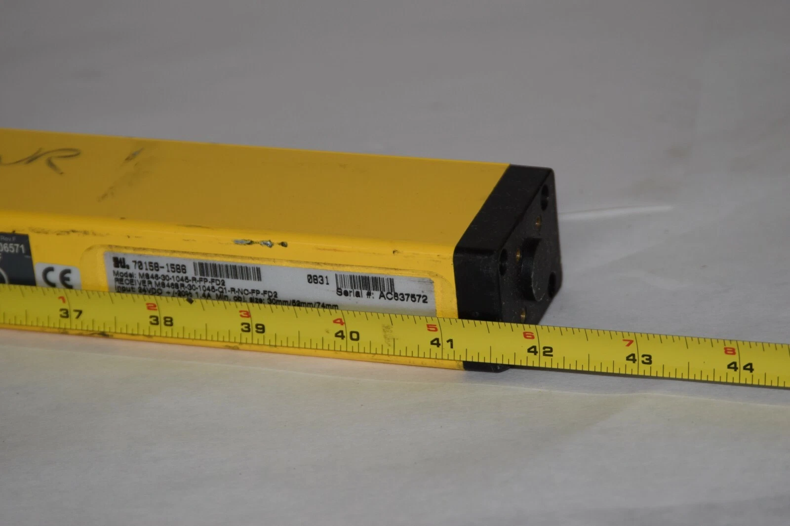Used STI MS46-30-1045-R-FP-FD2 70158-1566 Range 0.3-9m Safety Light Curtain