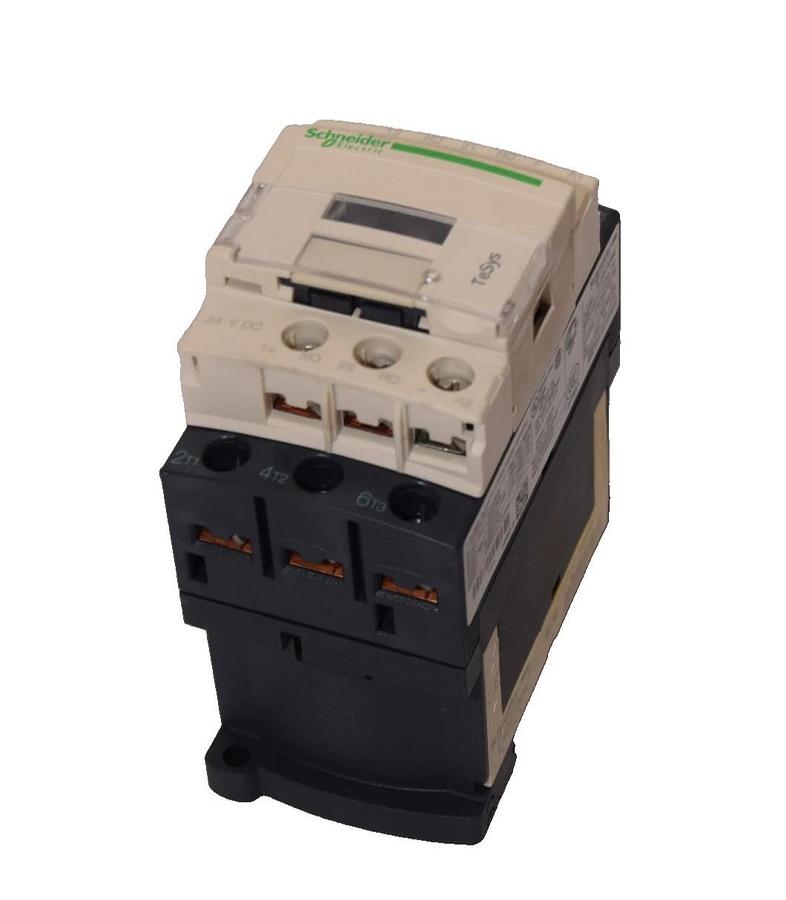 Used SCHNEIDER ELECTIRC LAD4TBDL , LC1 D12 , LC1D12 25A 24Vdc Contactor
