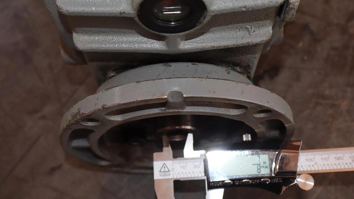 Used Speed Reducer Gear Box 80:1 EM 100 EM100 Ratio 80:1 Right Angle