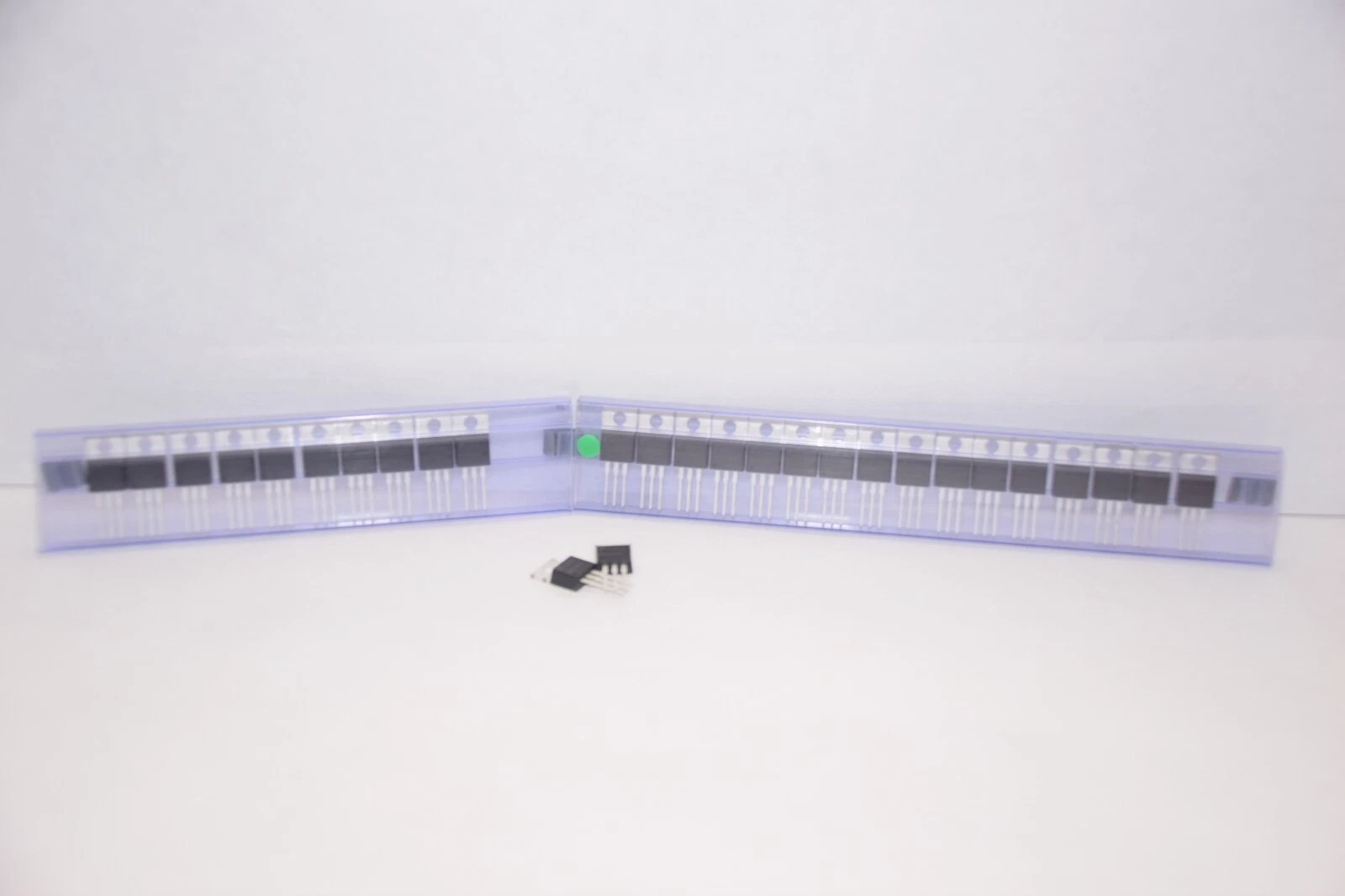 (NEW - Lot of 28) FAIRCHILD HGTP5N120BND-ND , HGTP5N120BND 1200V IGBT Transistor