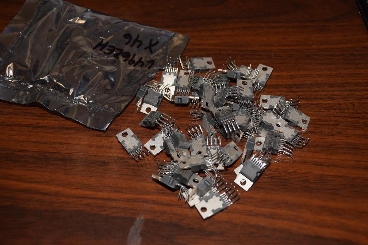 Used (LOT OF 40) STMICROELECTRONICS L4962EH 8LH540 1.5A SWITCHING REGULATOR