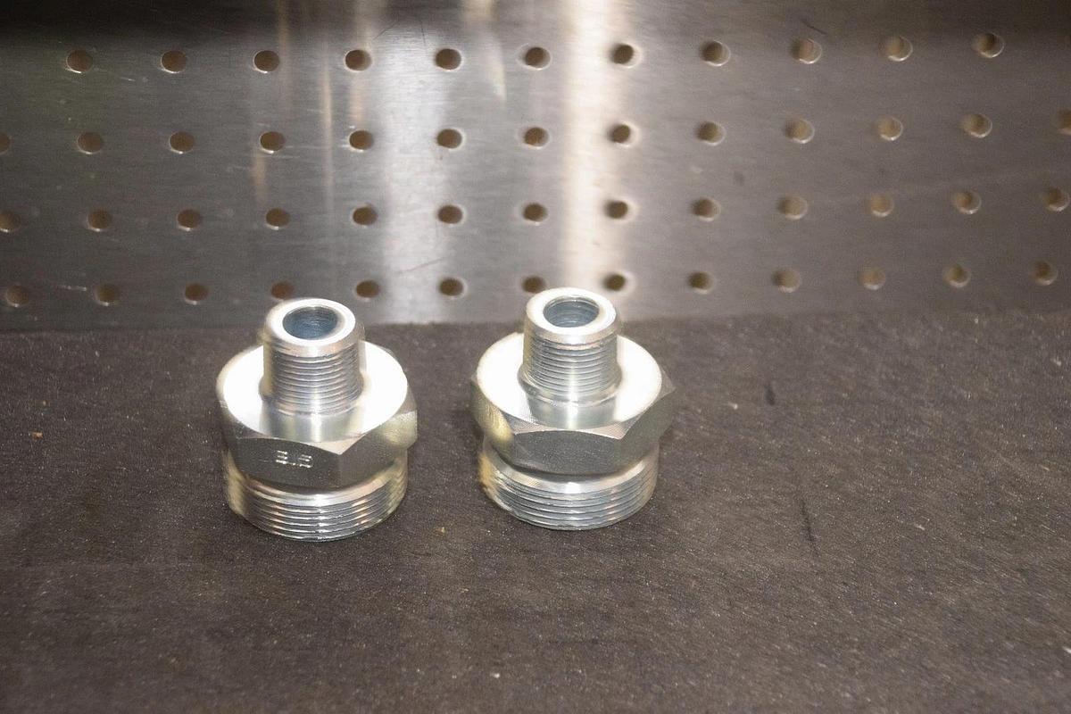 LOT OF (2) DIXON GM8 Boss Ground Joint Seal Male Spud 3/4" NPT X 1-1/2", 0.75"