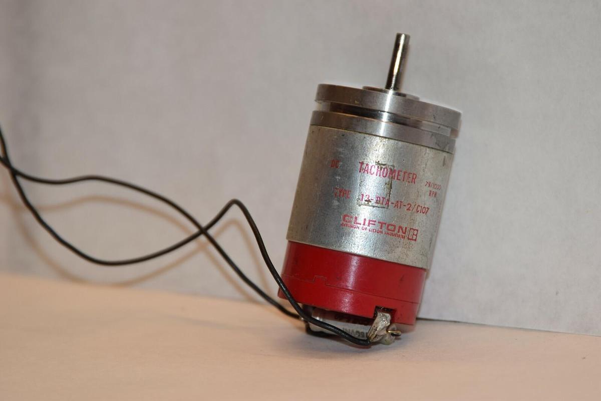 Used CLIFTON 13-DTA-AT-2/C107 13DTAAT2/C107 DC TACHOMETER