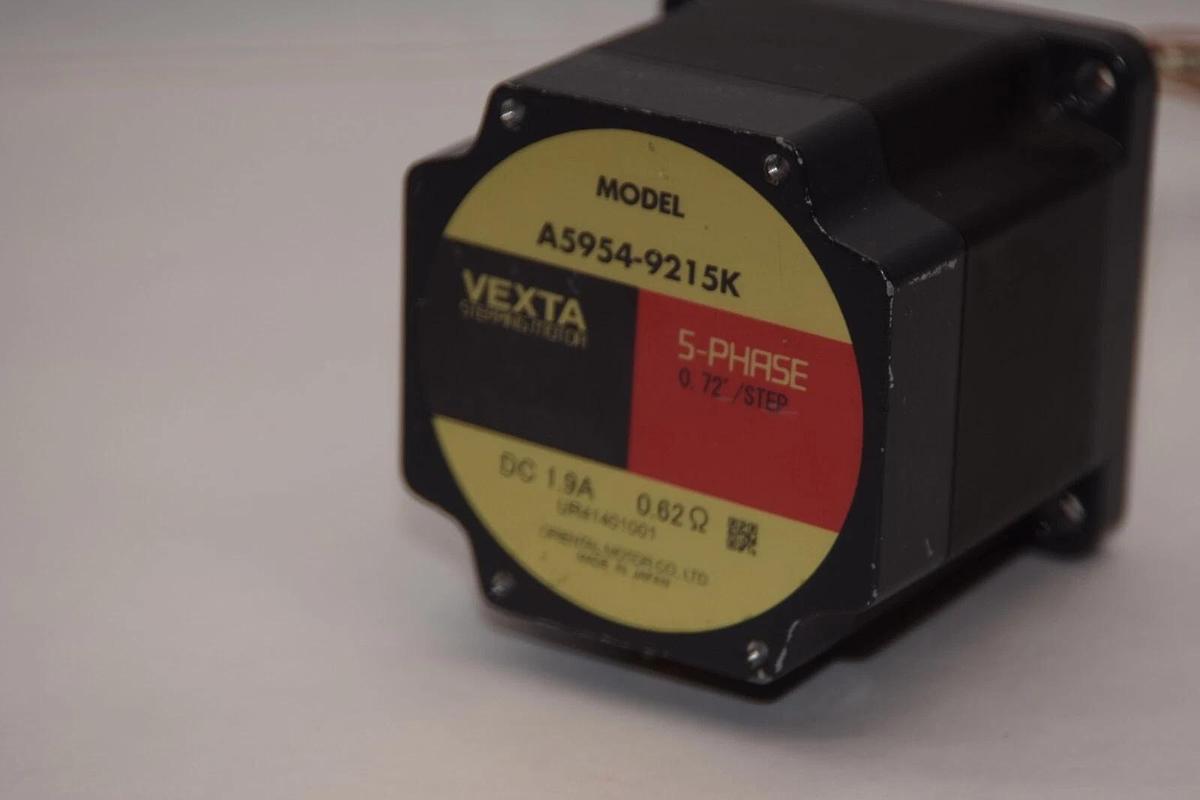 Used VEXTA ORIENTAL MOTOR A5954-9215K 1.9A 0.62Ω 5-Phase Stepping Stepper Motor