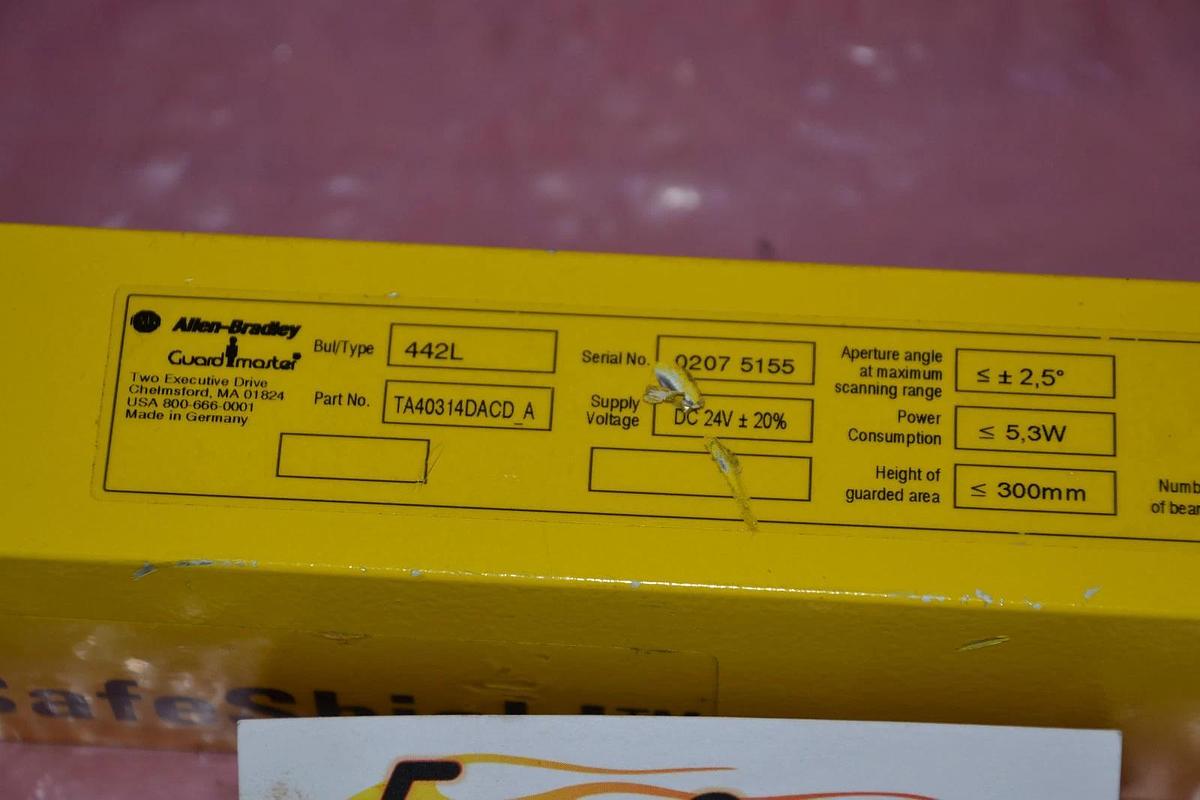 Used Allen Bradley Safety Light Curtain Sensor TA40314DACD A 442L 24V 24 V