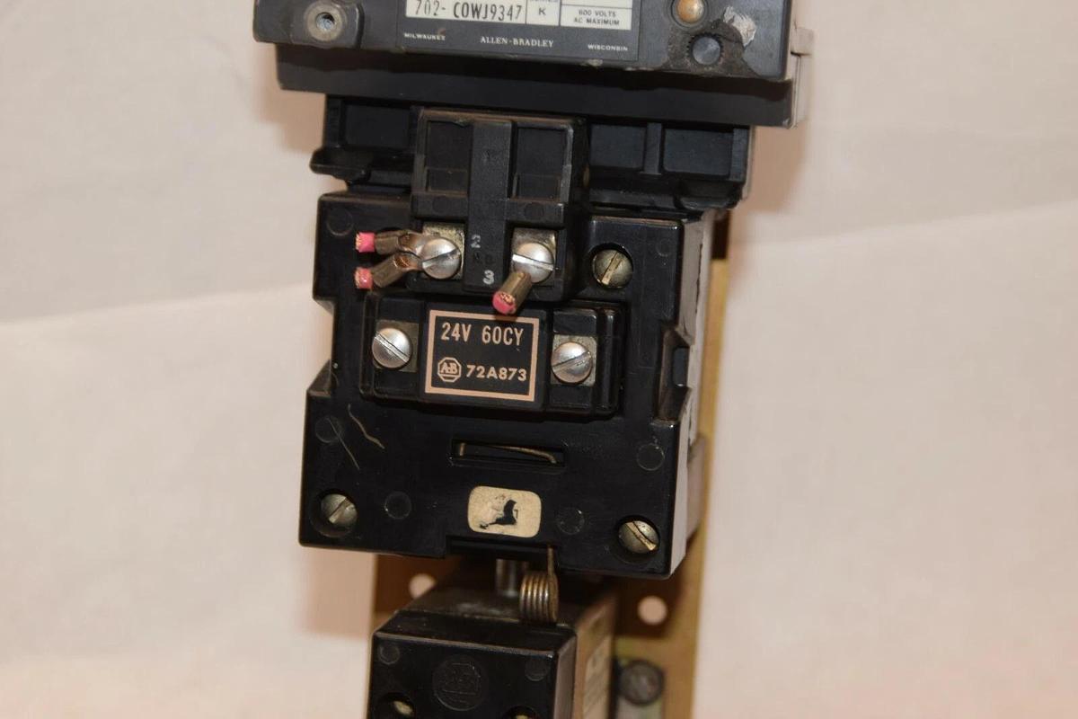 Used ALLEN BRADLEY Motor Starter Size Sz 2  702-C0WJ9347 702-COWJ9347 Ser K 24v coil