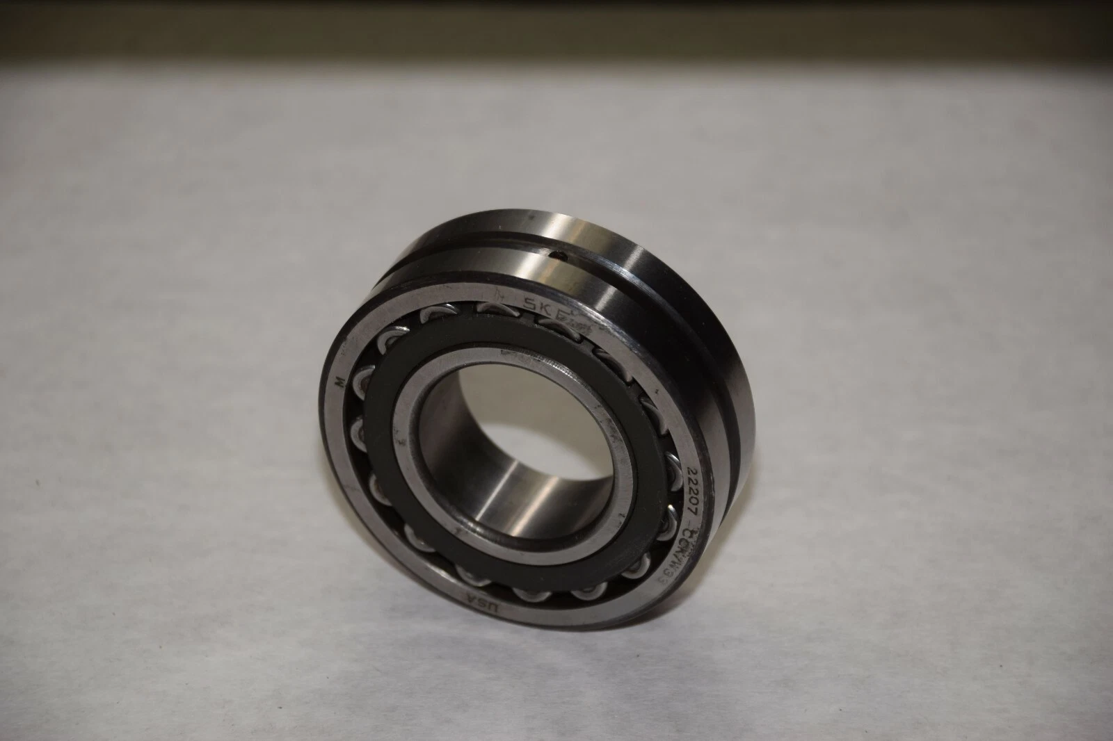 SKF 22207-CCK/W331 22207CCK/W33 SPHERICAL SELF-ALIGNING BALL BEARING NEW