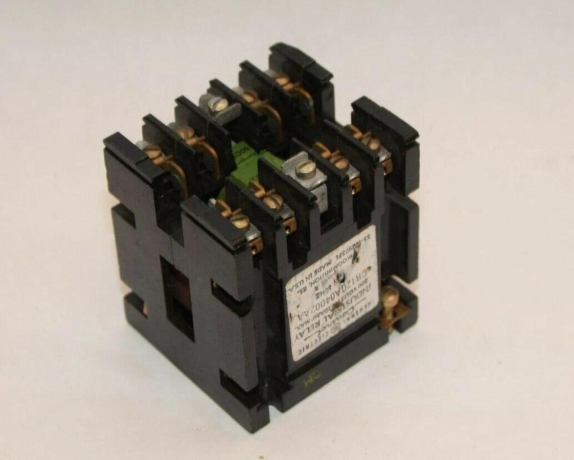 Used GENERAL ELECTRIC CR120A04002AA 115V 60Hz 300V 10A Series A Industrial Relay