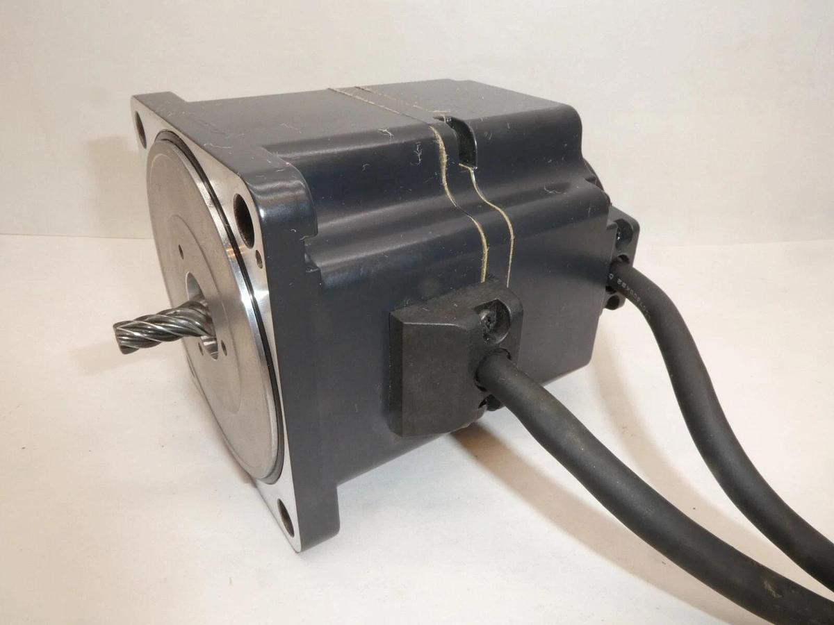 Used Oriental Motor Vexta Brushless DC Servo Motor BXM5120M-GFH2 120w 3000r/min