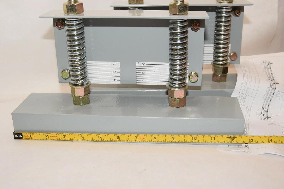 (NEW) EATON CUTLER HAMMER BVD1381G10 Vertical Mounting Hanger Assembly