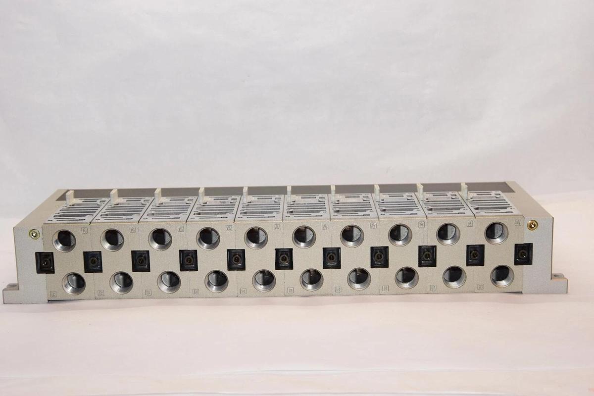 (NEW) SMC NVV5FS4-01FD-101-04T-031008CDN Manifold *No Gaskets*