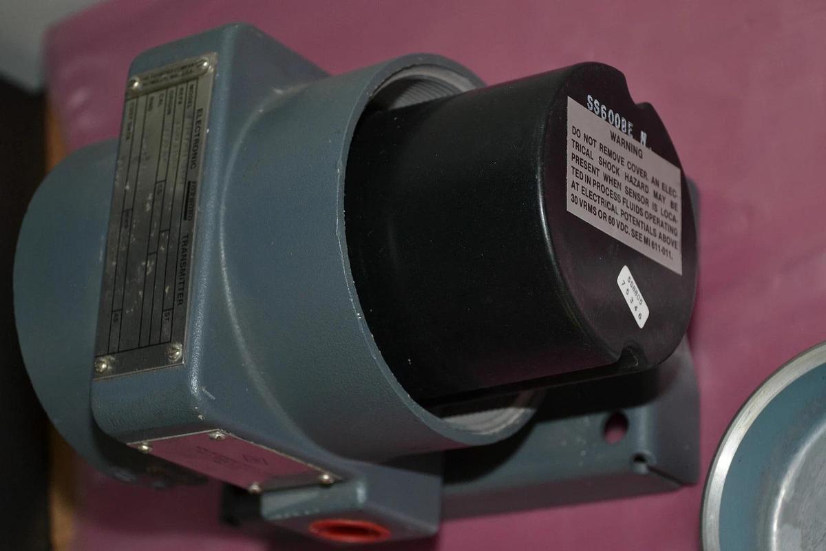 NEW FOXBORO 870EC-TF31D*A TRANSMITTIER 870EC-TF31 870EC TF31DA