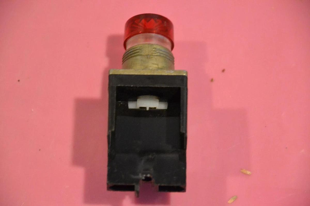 Used ALLEN BRADLEY PUSHBUTTON 800MR-Q12 800MR Q12 800MRQ12 12 V 12V 73 LAMP SER D