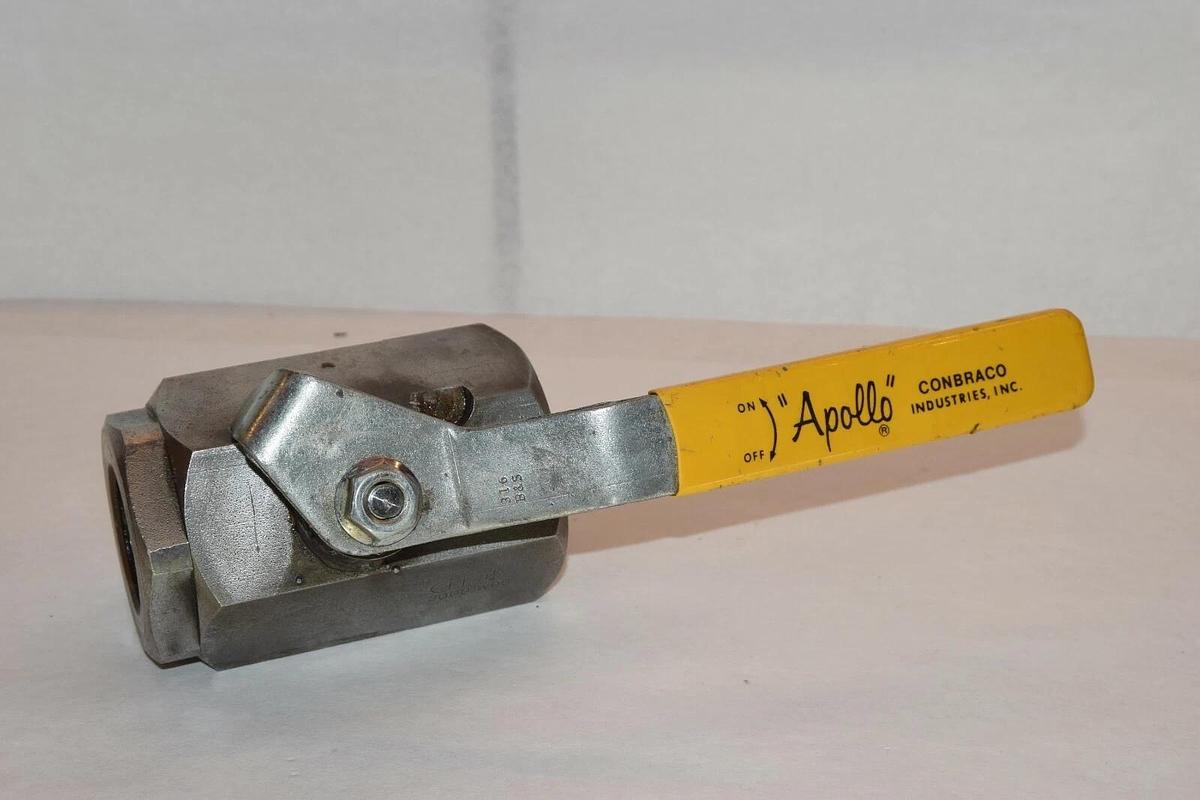 Used APOLLO CII 1-1/4" 3000 WOG STAINLESS STEEL BALL VALVE