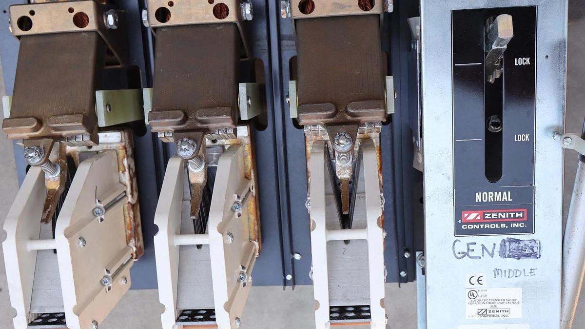 Used Zenith Automatic Transfer Switch 1600a 1600 Amp 3ph 277/480v ZTSDH160ES-7