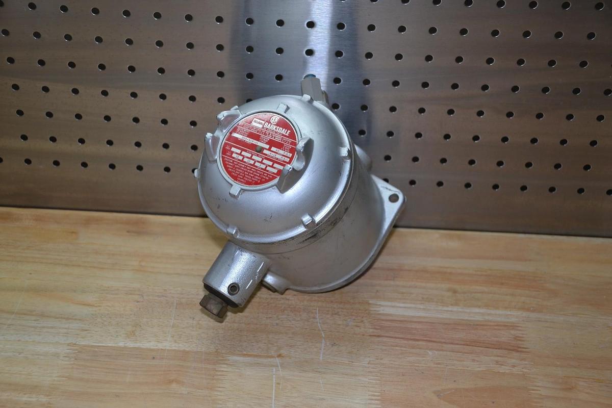 DELAVAL BARKSDALE D2X-H18-UL .4-18 PSI Explosion Proof PRESSURE SWITCH
