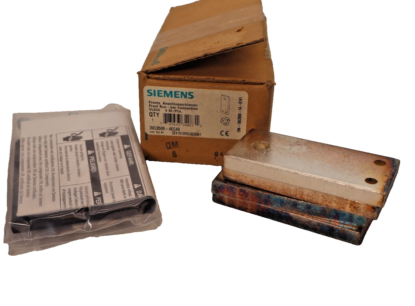 Siemens 3VL9500-4EC40 , 3VL95004EC40 Front Bus-Bar Connecton (New)