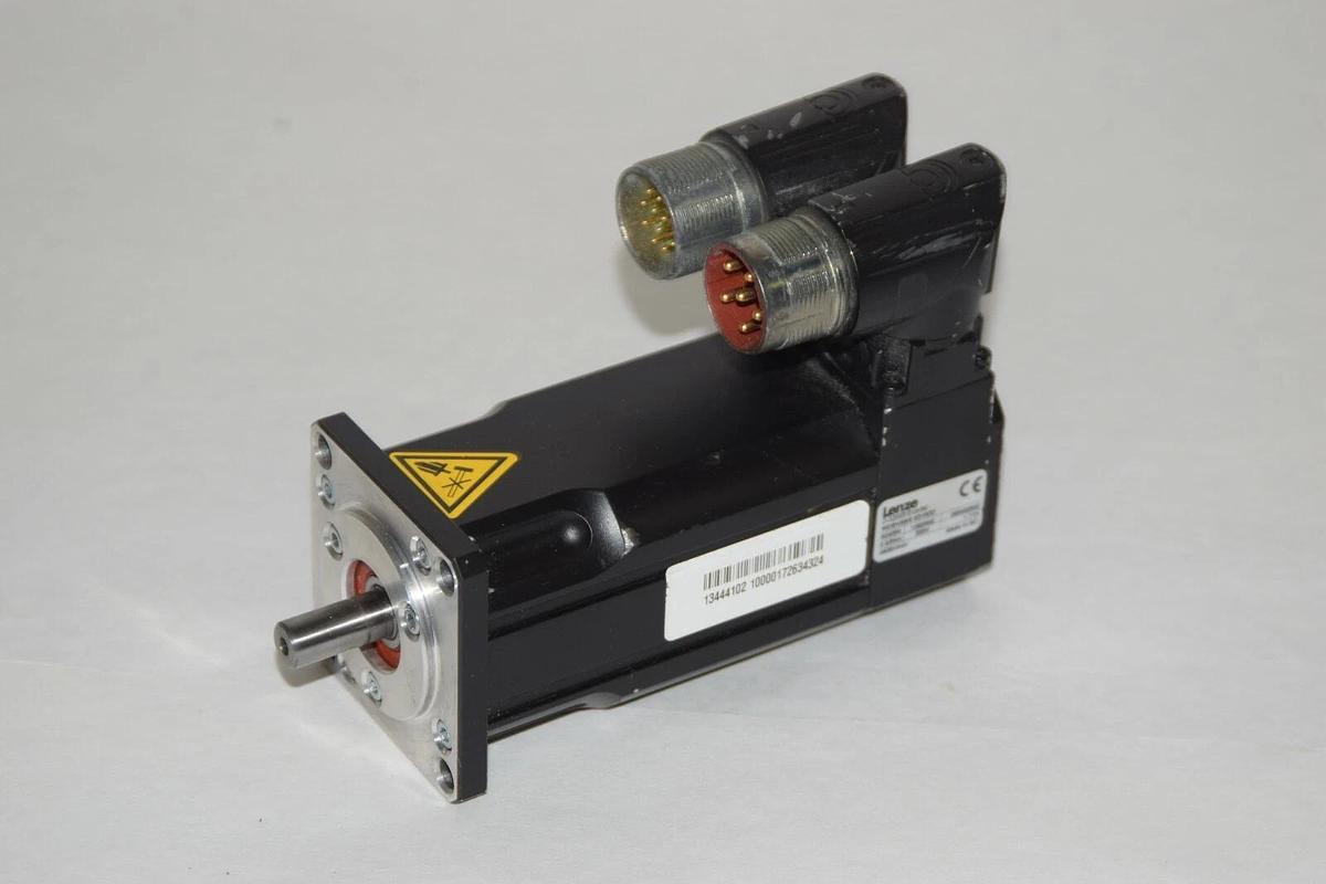 Used Lenze Servo Motor MDSKSBS 031R33  0.53Nm  924264 MDSKSBS031R33 D-32699