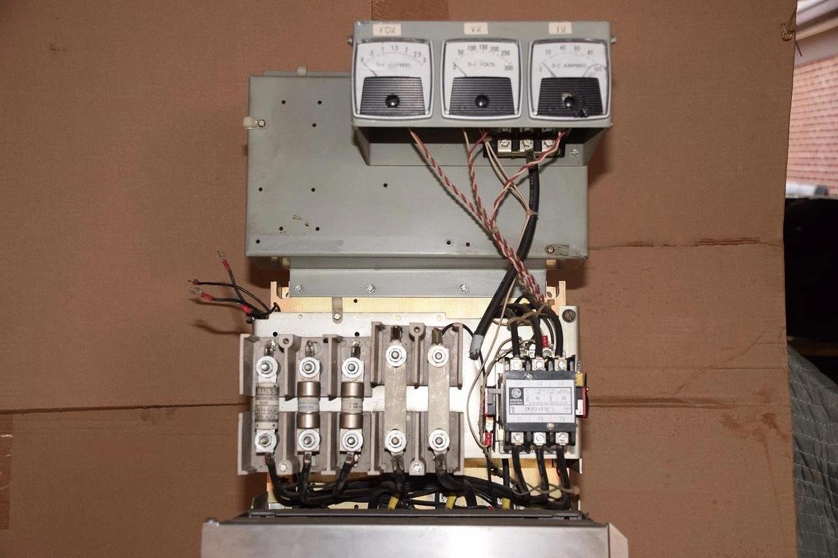 Used GE GENERAL ELECTRIC DC-300 Adjustable speed drive 7VXAS057CD06  15HP 240V