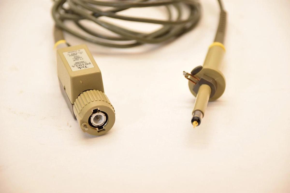 Used TEK P6105A 10MΩ 11.2pF 10x 300V Voltage Probe