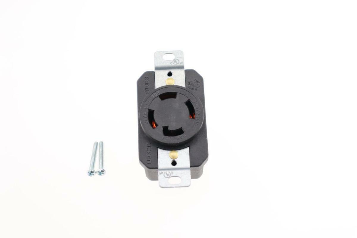 (NEW - Lot of 7) PASS & SEYMOUR ML-1 15Amp A 125V Midget-Locking Receptacle