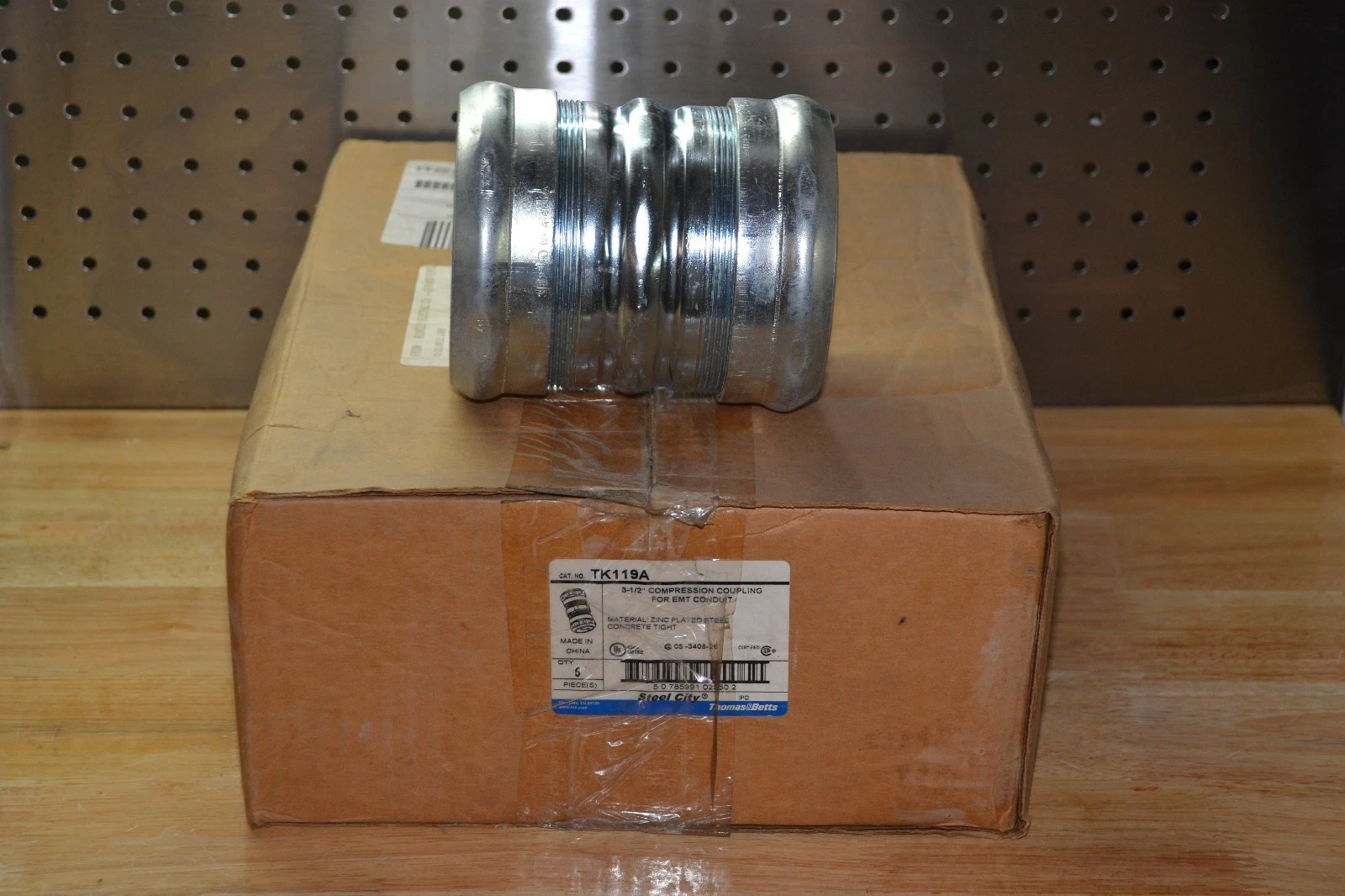 T & B TK119A 3-1/2" Compression Coup Steel-Zinc Plated Concrete Tight Qty-5
