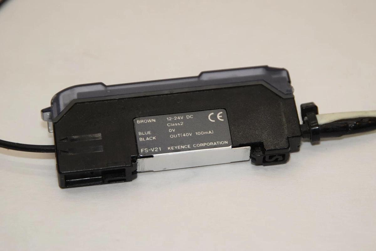 Used KEYENCE CORPORATION FS-V21 FSV21 12-24Vdc Fiber Optic Sensor Amplifier