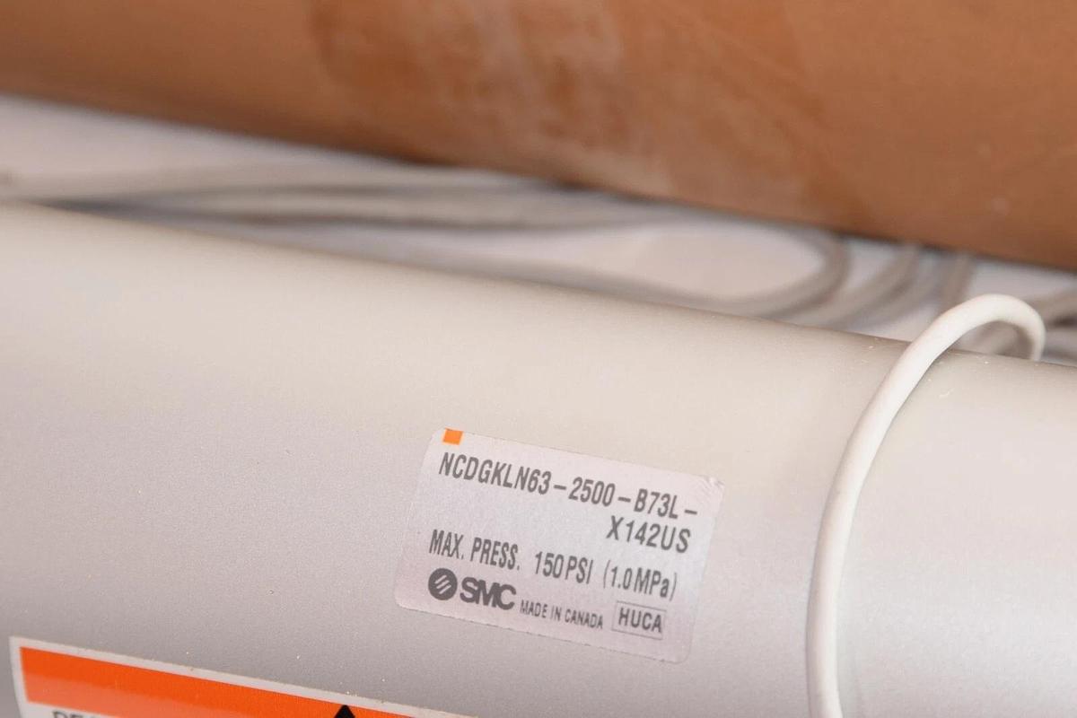 (NEW) SMC NCDGKLN63-2500-B73L-X142US 150psi 25/32" rod Pneumatic Cylinder