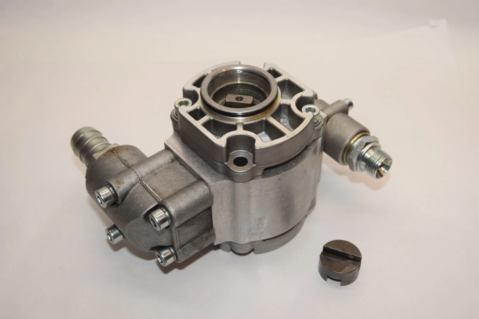 Used Eckerle Hydraulic Pump EIPS2-019LD34-12 6000200019 EIPS2019LD3412