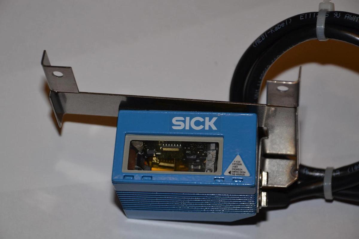 Used SICK BARCODE SCANNER CLV412-0910S04 CLV412 0910S04 1 023 360