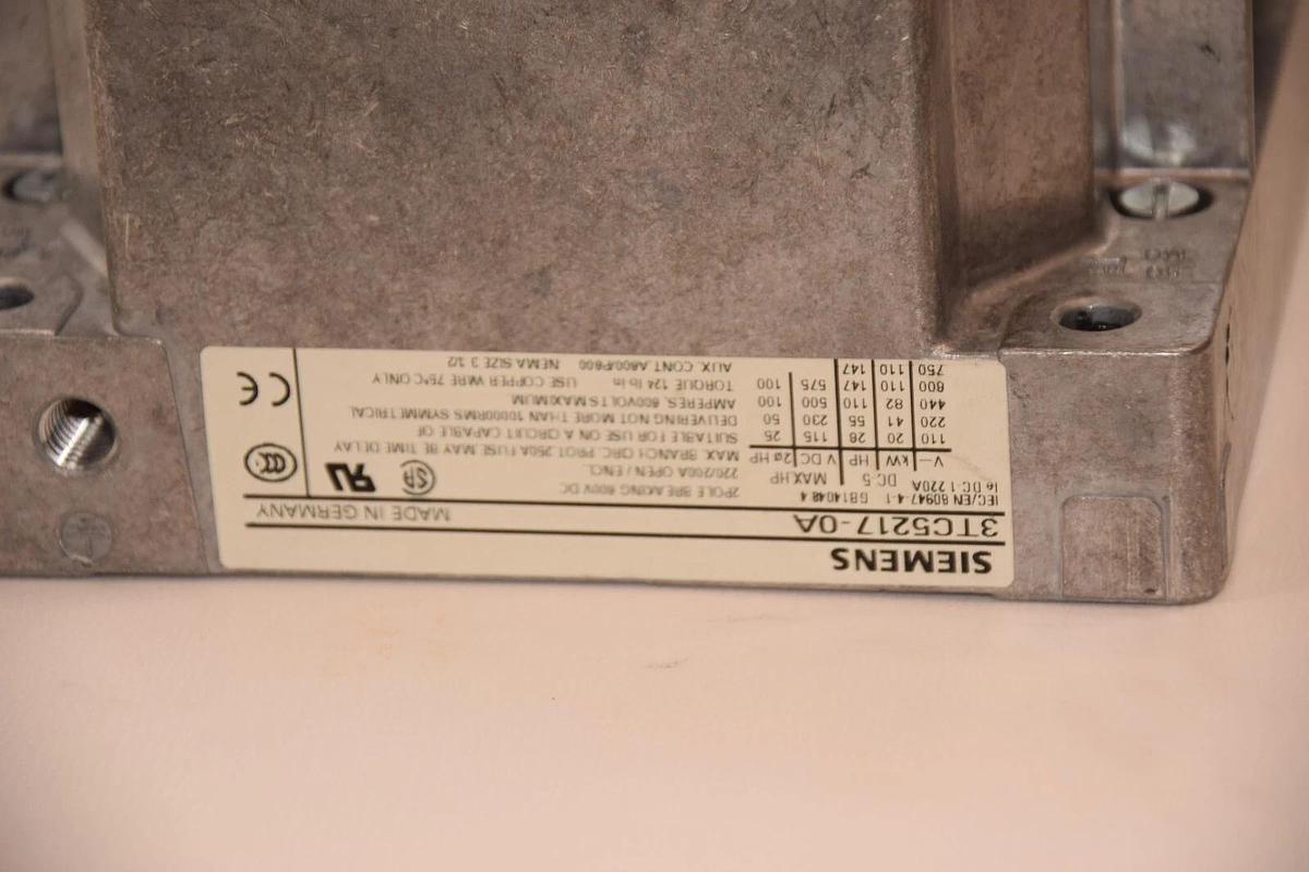 Used SIEMENS 3TC5217-0A , 3TC52170A 2P Contactor With 24V Coil