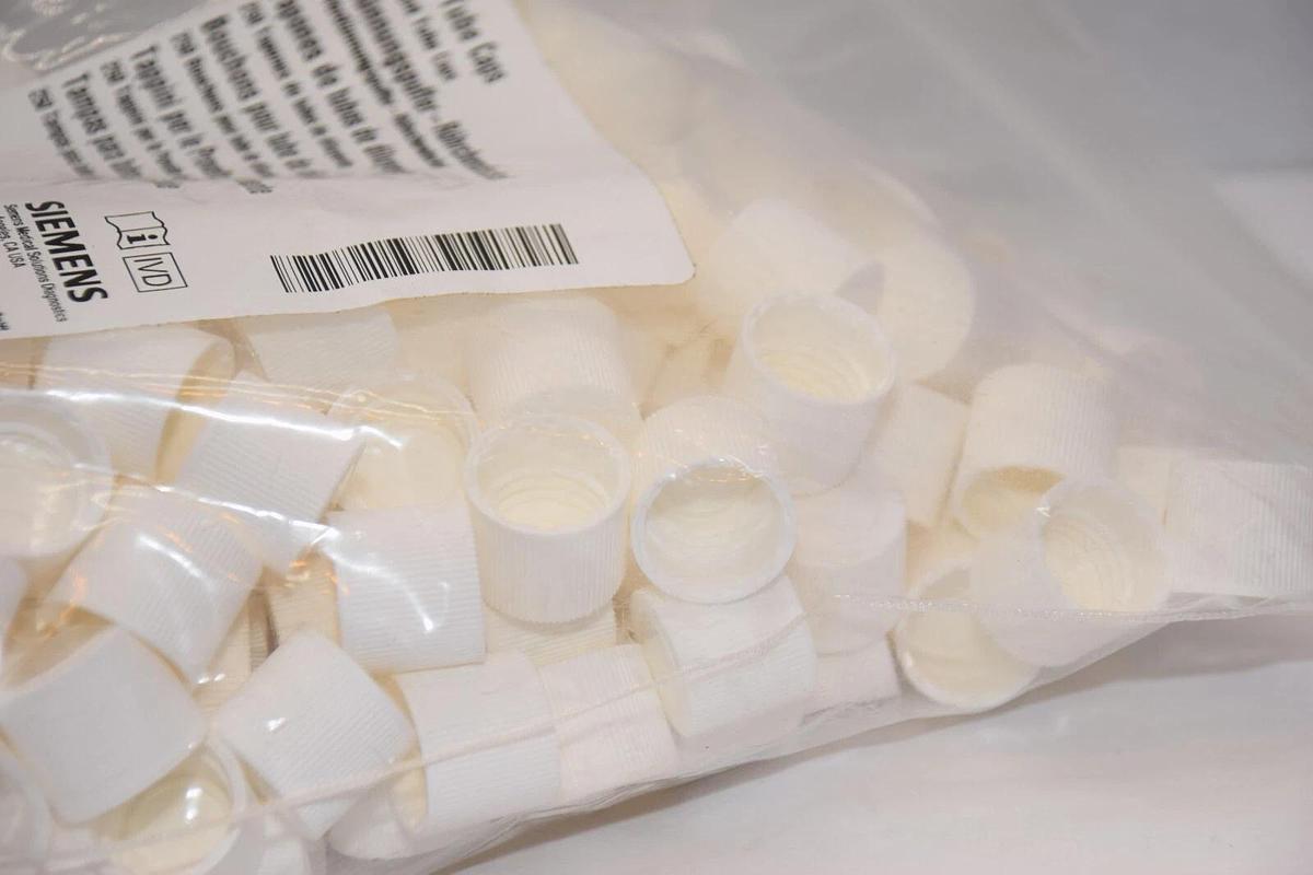 (NEW - Lot of 500) SIEMENS MEDICAL SOLUTIONS L2ZC , 90903 Diluent Tube Caps