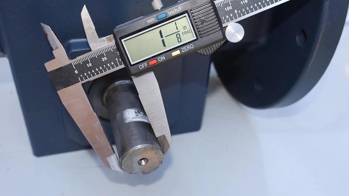 IronMan Grove Gear Box Gearbox Worm Speed Reducer GR-BMQ-824-5-L-180 5:1 LA NOS