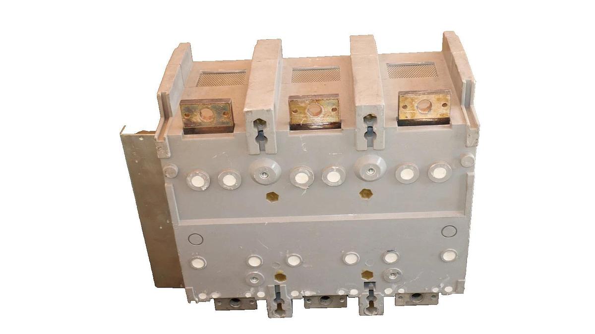 Refurbished GE General Electric Circuit Breaker Power Break 400A Amp TP84SSZ TR4S300