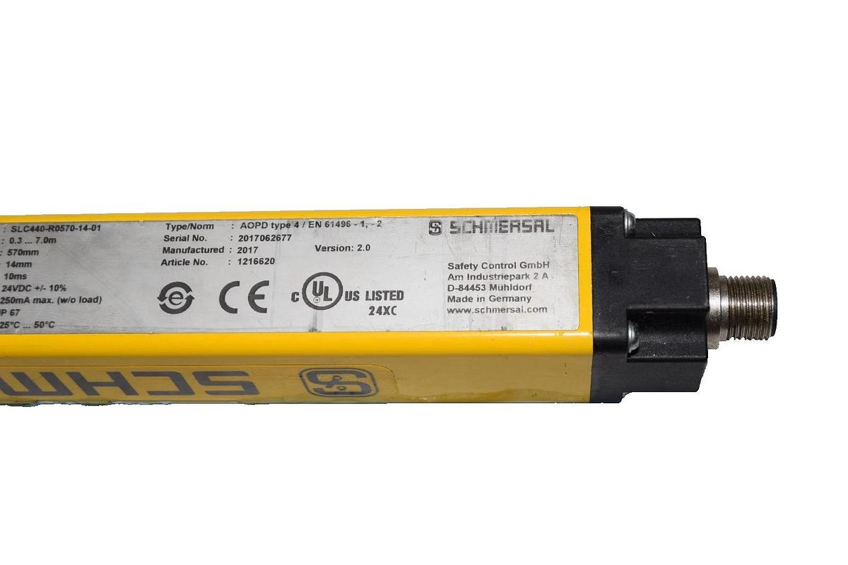 Schmersal Safety Light Curtain RECEIVER SLC440-R0570-14-01 24vdc (NEW)