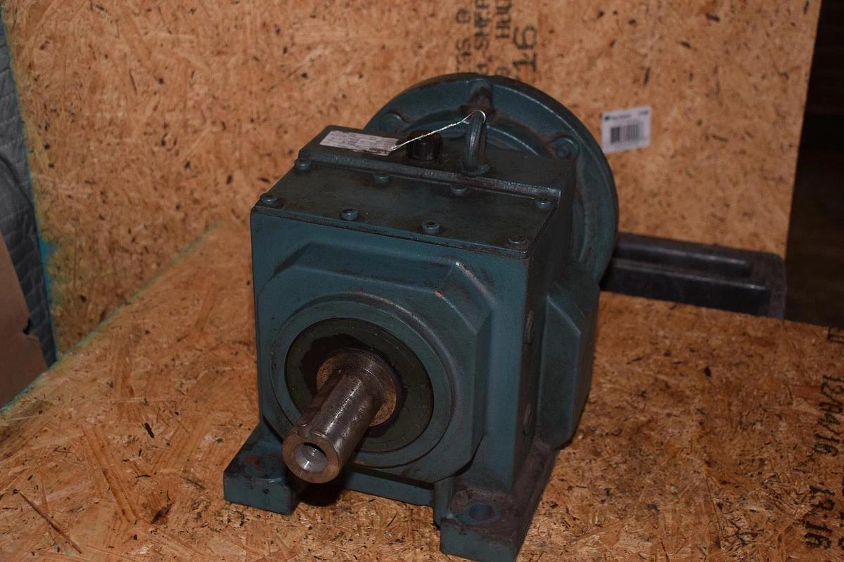 Used DODGE QUANTIS HB682CI112D 3784725-1 Ratio 9.73:1 1750 RPM 10.35 KW 549 Nm max