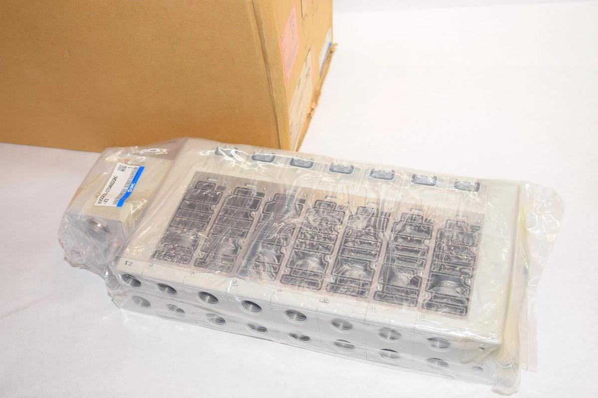 (NEW) SMC VV5QC51-0704NSDQN0-X2 4/5 Port Valve Manifold