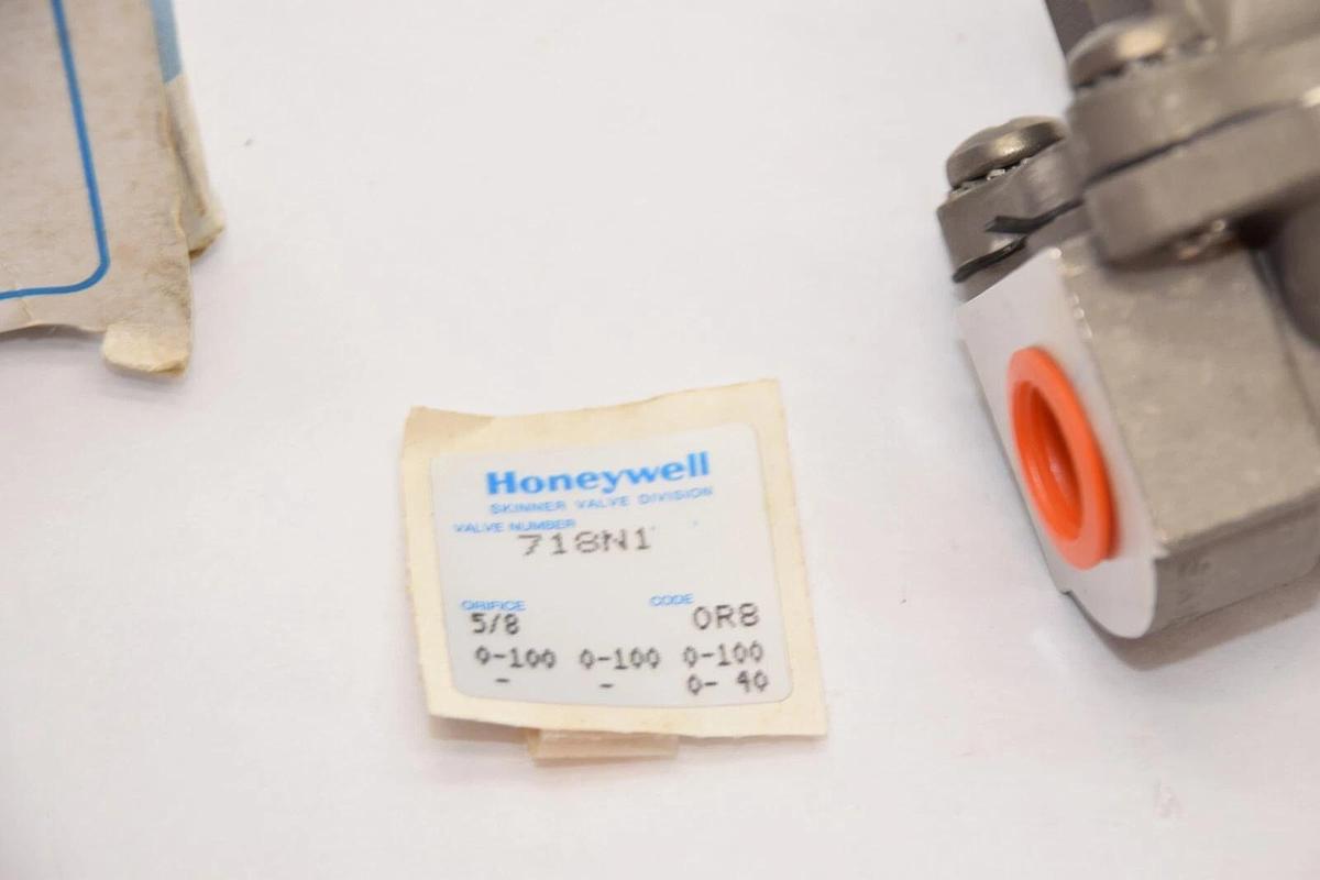 (NEW) HONEYWELL / SKINNER 718N1 5/8" Orifice Valve