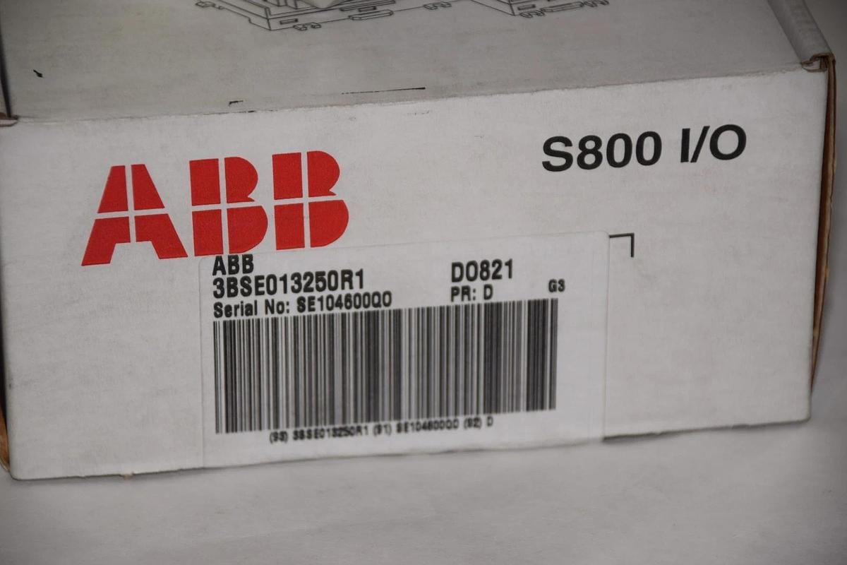 ABB 3BSE013250R1 D0821 8 Channel Digital Output Module (NEW)