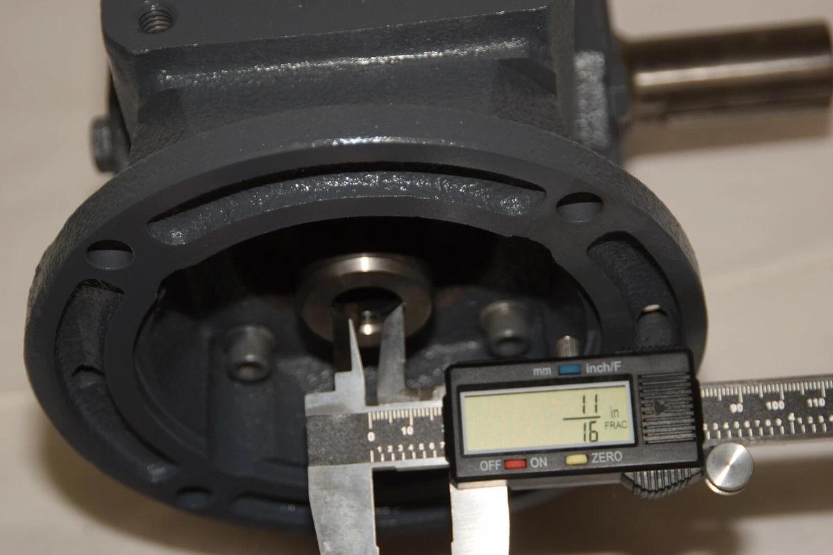 (NEW) MORSE 262Q56R15 15:1 3HP 1-1/8" Shaft Gear Box / Speed Reducer