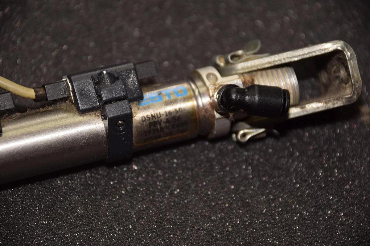 Used FESTO DSNU-15-50-PPV-A-S6 DSNU1550PPVAS6 193989 A408 10 BAR PNEUMATIC CYLINDER