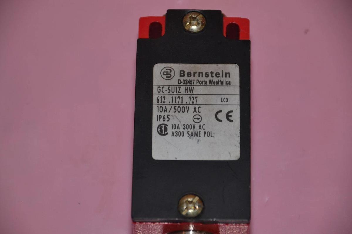 Used BERNSTEIN LIMIT SWITCH GC-SU1Z HW GC SU1Z GCSU1ZHW 612.1171.727 10A 500V AC