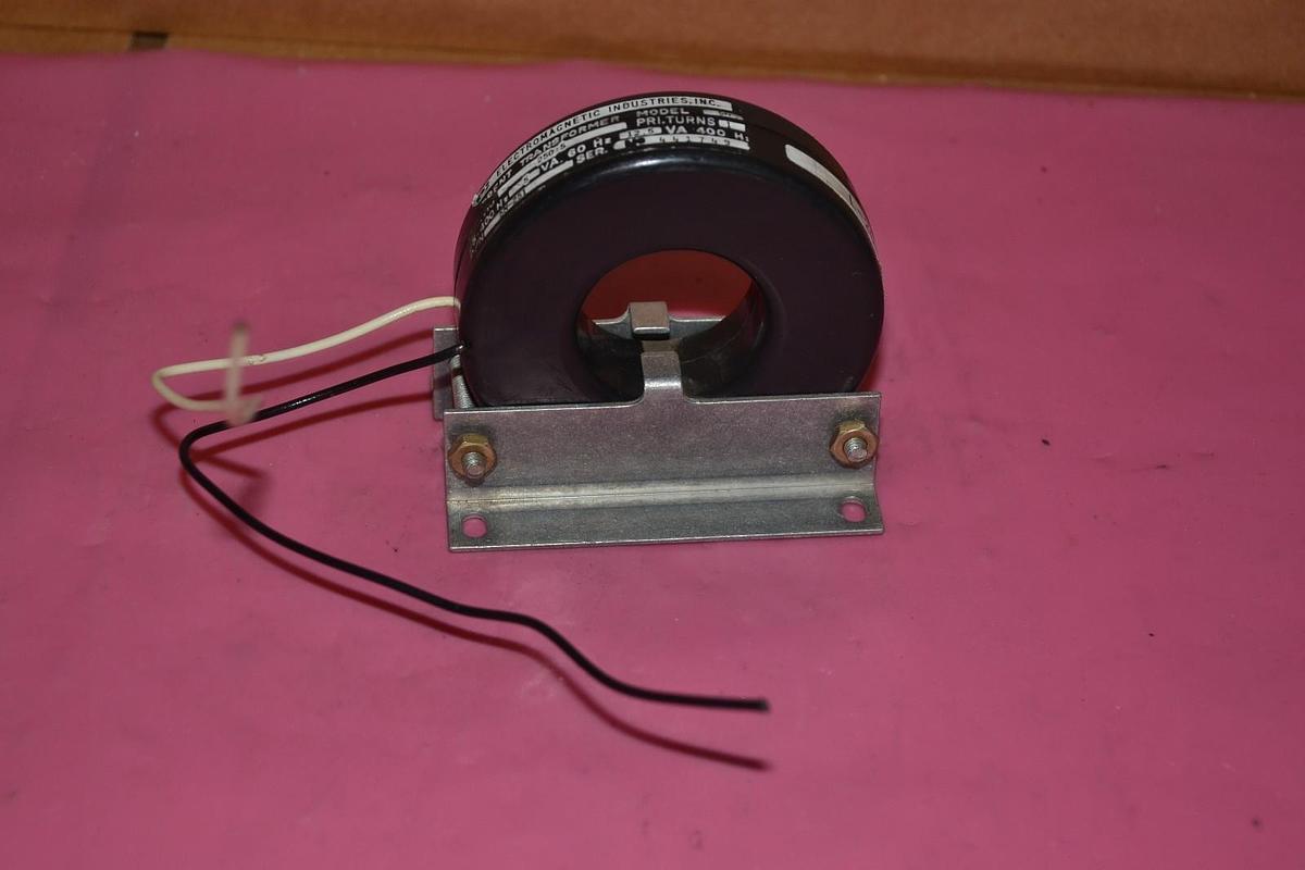 Used SQUARE D ELECTROMAGNETIC CURRENT TRANSFORMER 5N RATIO 250:5 PRI. TURNS 1